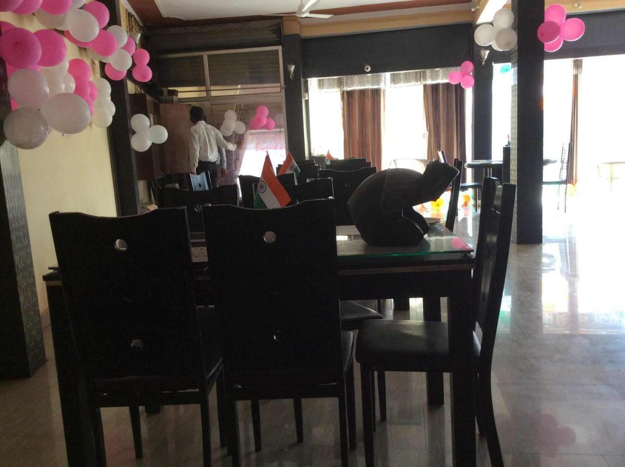 Oyo Om Sai Guest House Mainpuri Экстерьер фото